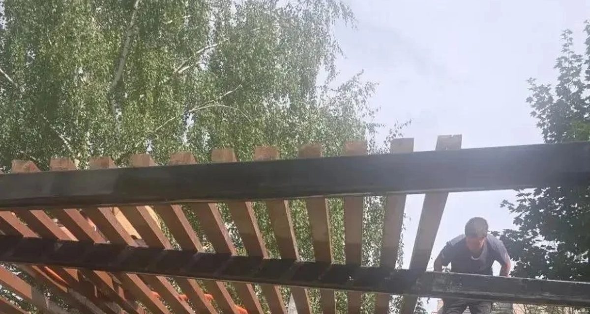 В сквере имени Тарасова в Ижевске обновили покрытие и установили 13 урн
