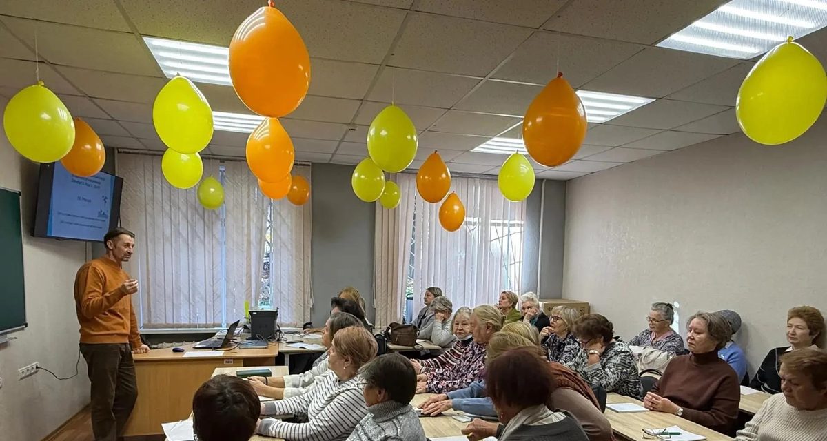 Пенсионеры Удмуртии учатся разбираться в деньгах, чтобы помогать сверстникам